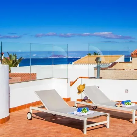 Villa Sleeps 4 With Pool Air Con And Wifi *