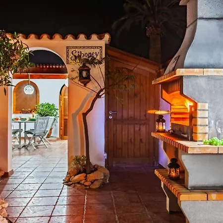 Sleeps 4 With Pool Air Con And Wifi Villa *