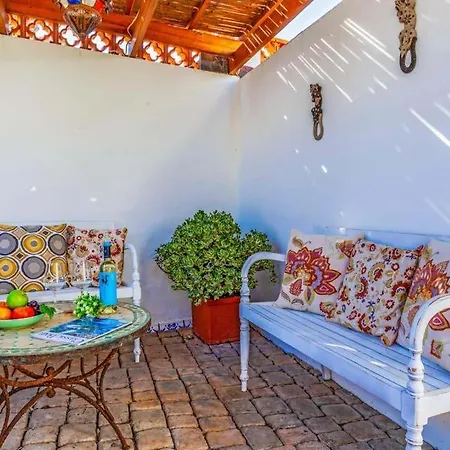 Villa Sleeps 4 With Pool Air Con And Wifi