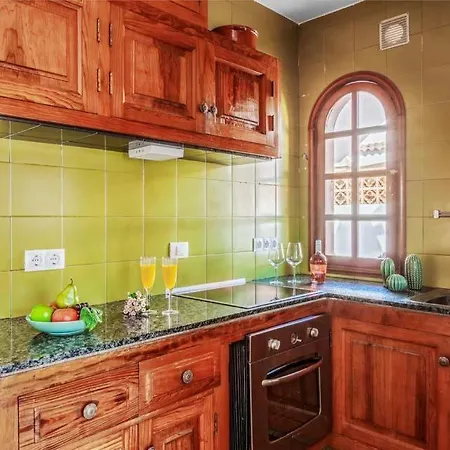 Sleeps 4 With Pool Air Con And Wifi Villa