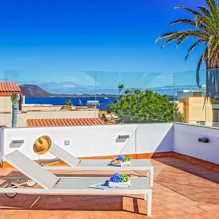 Sleeps 4 With Pool Air Con And Wifi *